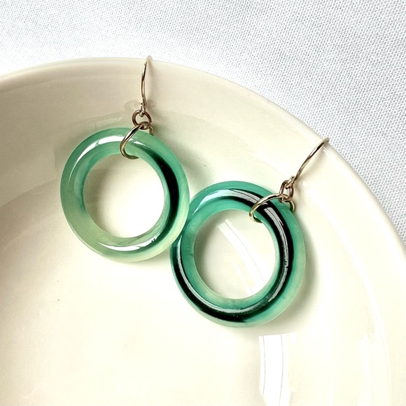 Lucite Circle Hoop Earrings - Picture 4 of 4